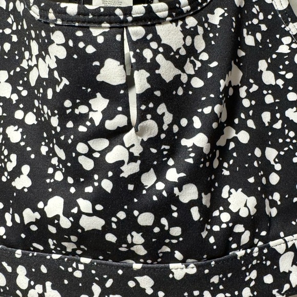 Fabletics Sylvia Sports Bra Black And White Size XXS NWT - Picture 4 of 11